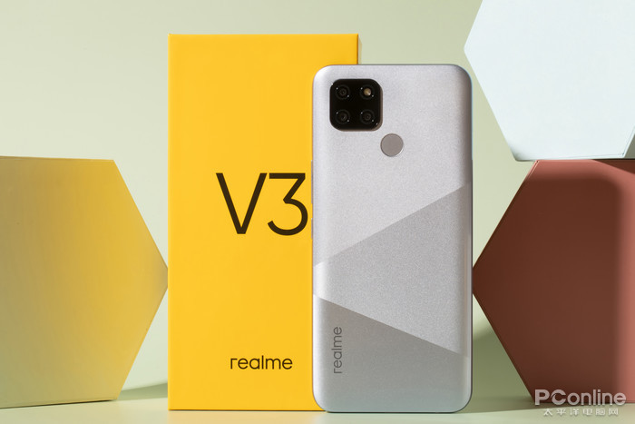 realme V3